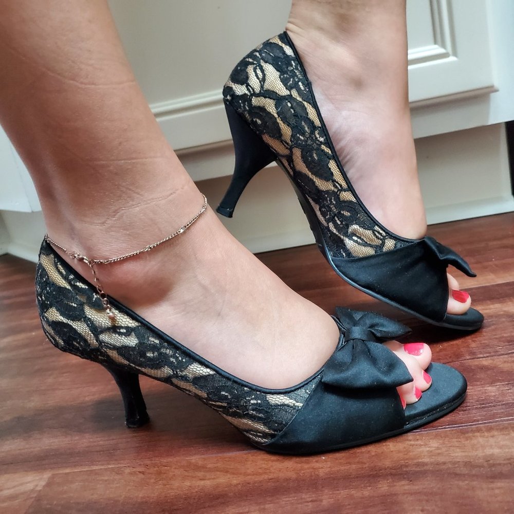 FIONI Women's Black Lace Pumps/Heels 7 1/2